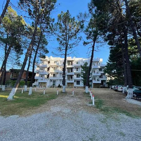 Aparthotel Vila Tufi Velipojë Eksteriør bilde