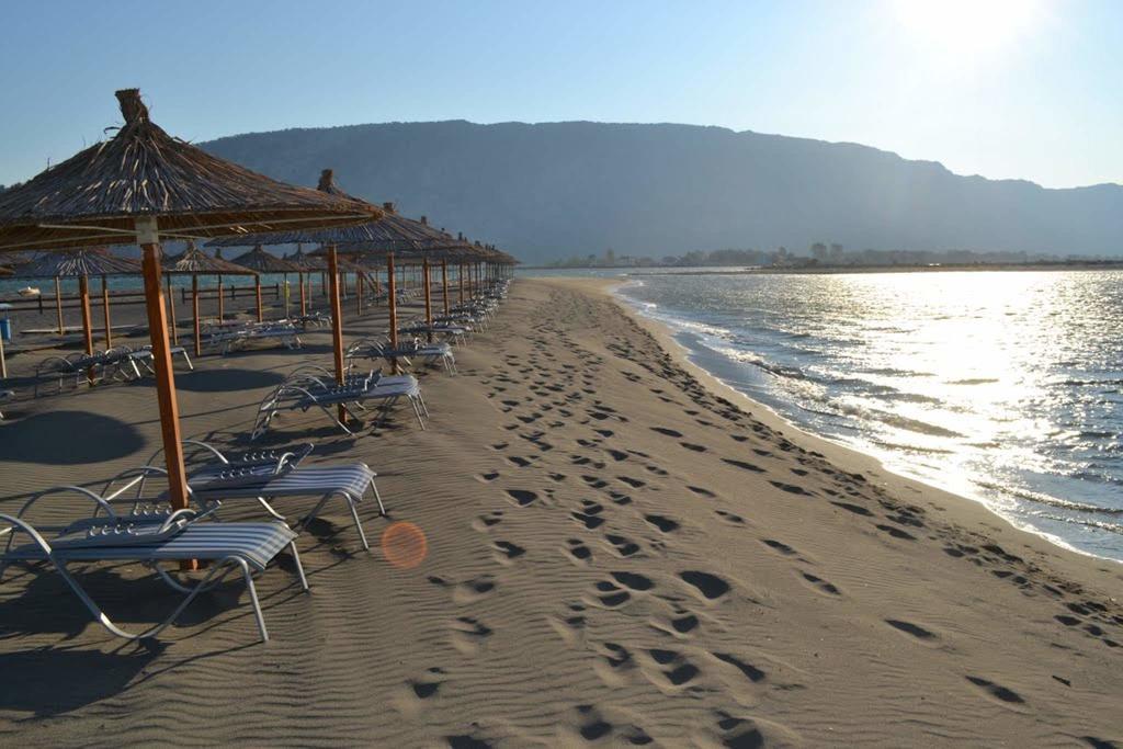 Aparthotel Vila Tufi Velipojë Rom bilde