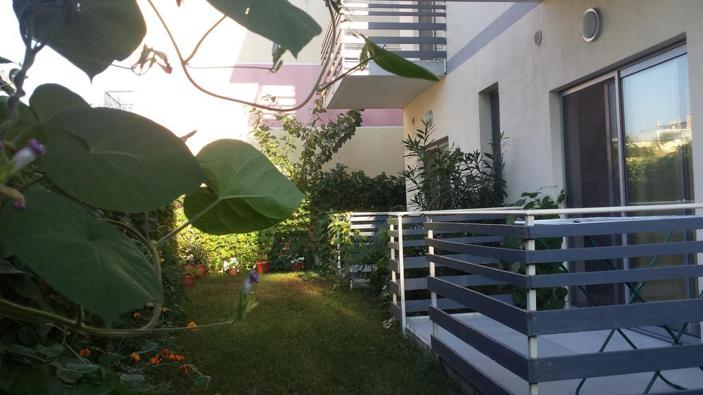 Aparthotel Vila Tufi Velipojë Rom bilde