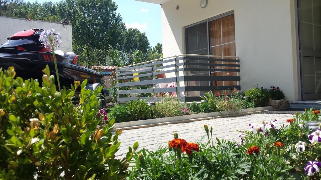 Aparthotel Vila Tufi Velipojë Rom bilde