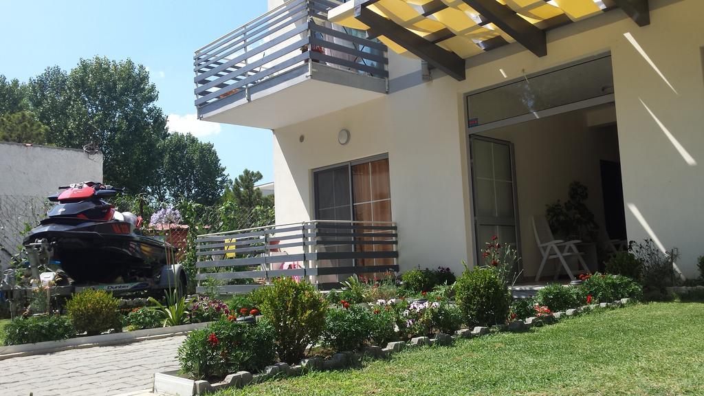 Aparthotel Vila Tufi Velipojë Rom bilde